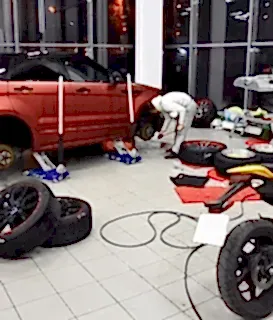 Покраска дисков «Lexani CVX55» «Land Rover Evoque»