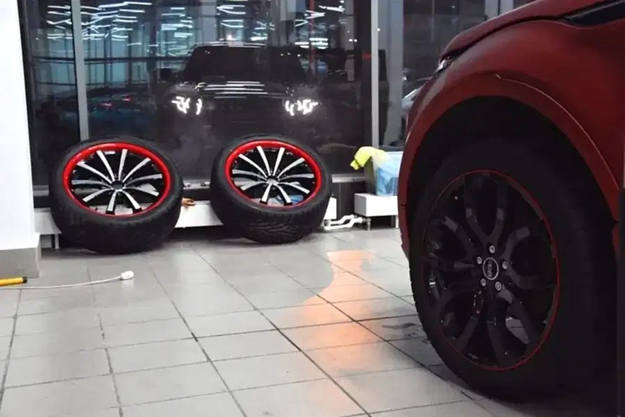 Покраска дисков «Lexani CVX55» «Land Rover Evoque»