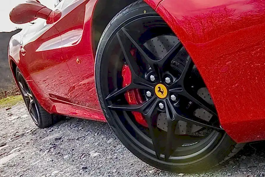 Покраска дисков Ferrari