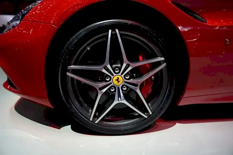 Покраска дисков Ferrari