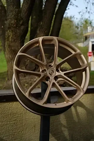 Покраска кованых дисков Porsche Cayenne под уникальный запрос