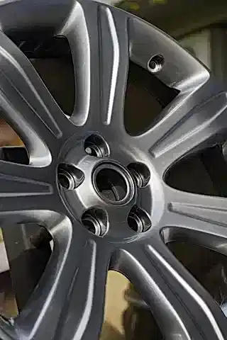 Покраска литых дисков BMW в серебряный цвет