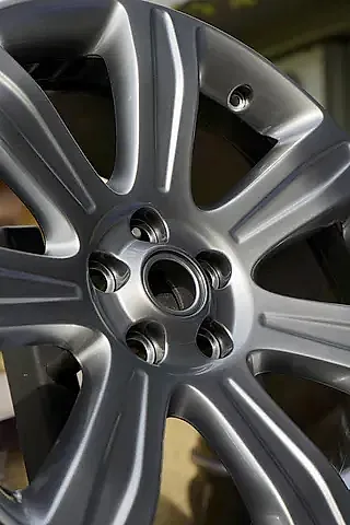 Покраска кованых дисков Range Rover в графитовый алюмохром