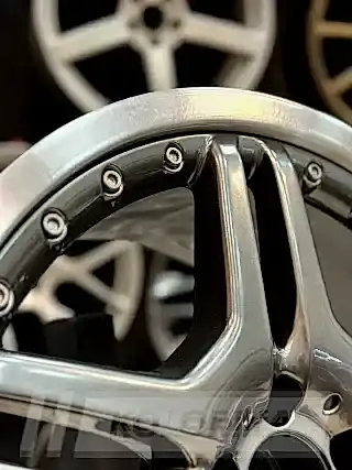 Покраска литых дисков Mercedes SL в два цвета