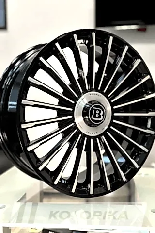 Покраска кованых дисков Mercedes Brabus в чёрный глянец