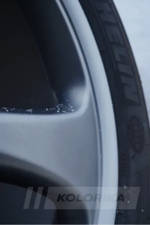 Покраска литых дисков Porsche в светлый графитовый цвет