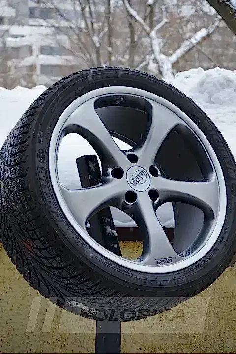 Покраска литых дисков Porsche в светлый графитовый цвет