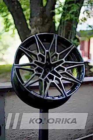 Покраска кованых дисков BMW M в чёрный глянец