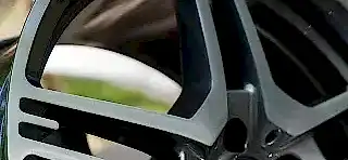 Покраска литых дисков на Mercedes в графит