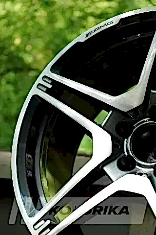 Покраска литых дисков на Mercedes в графит