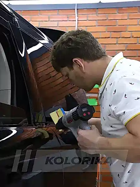 Оклейка глянцевой плёнкой автомобиля в Москве