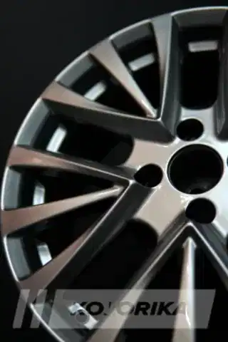Покраска литых дисков на Toyota в фирменный цвет