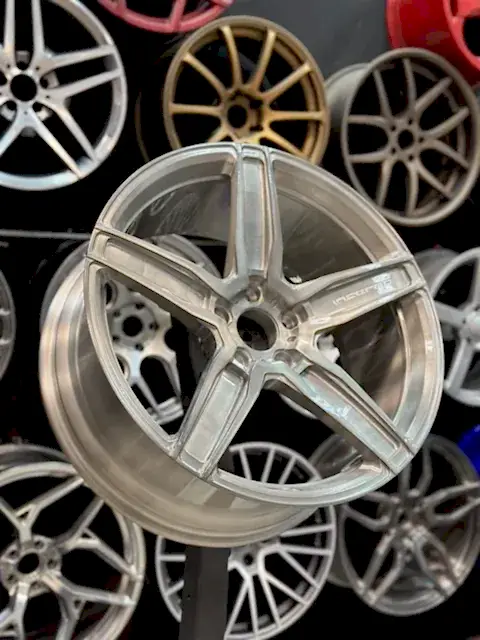 Покраска кованых дисков BMW X5 с брашд под тонированный лак