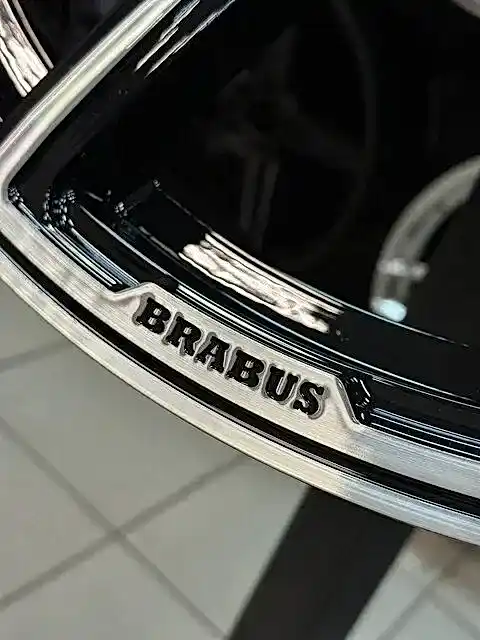 Покраска кованых дисков на Mercedes G в чёрный глянец