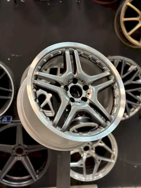 Покраска литых дисков Mercedes SL
