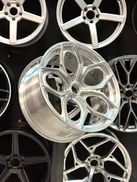 Покраска кованых дисков BMW X6 в brushed под тонированным лаком