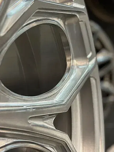 Покраска кованых дисков BMW X6 в brushed под тонированным лаком